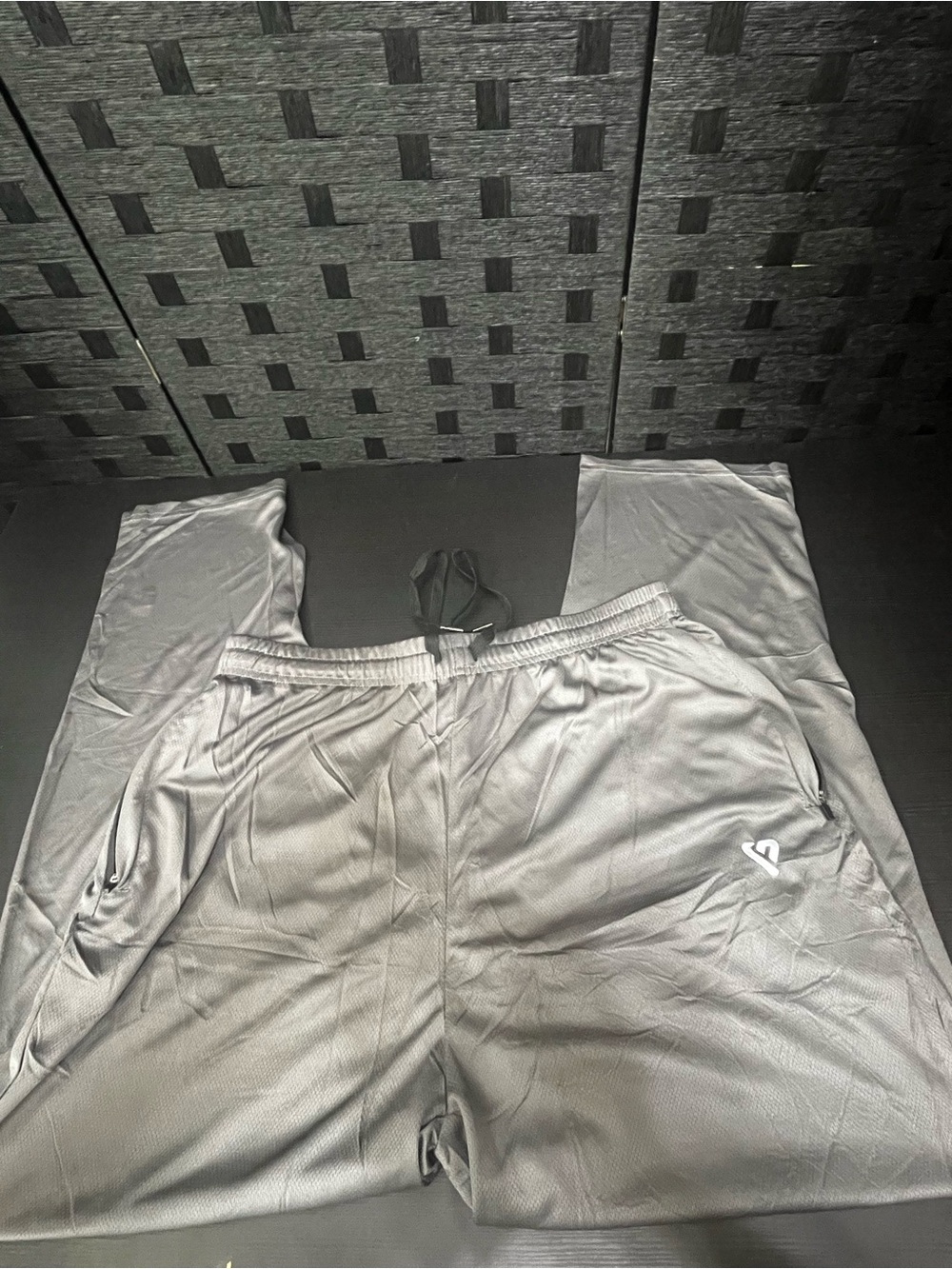Men's Gray Athletic Joggers with Drawstring Waist Size XL